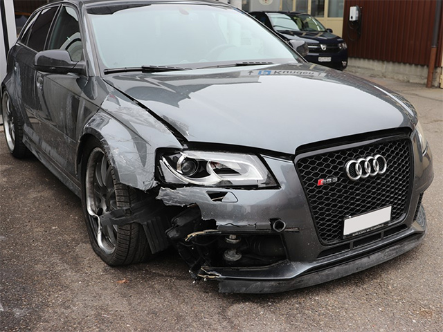 Audi RS3 Unfallschaden