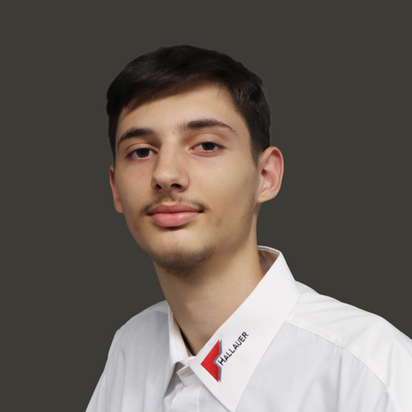 Portraitfoto von Leart Xhemollari
